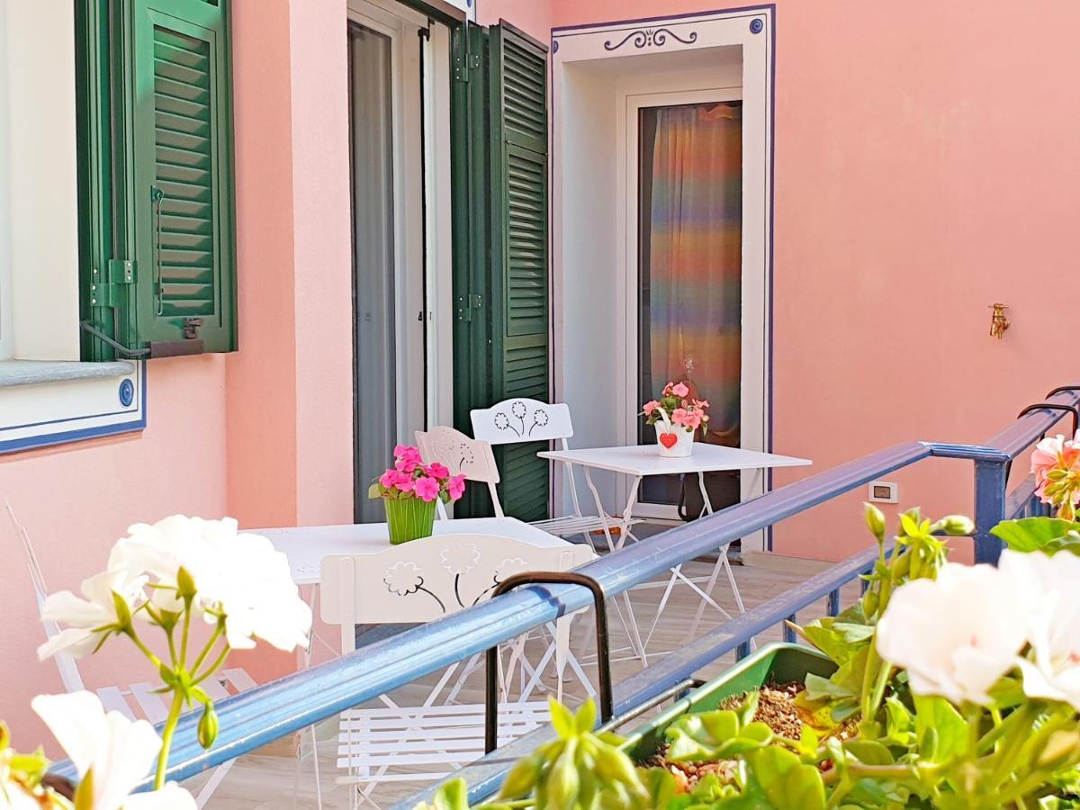 Casa Vacanze Family Albisola Superiore Ngoại thất bức ảnh